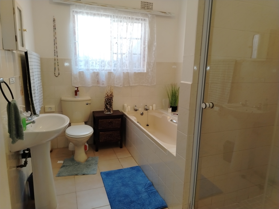 10 Bedroom Property for Sale in Gonubie Eastern Cape